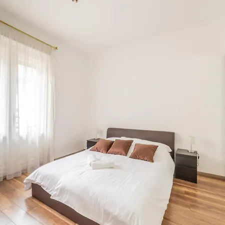 Of Eleven Apartment Budapest